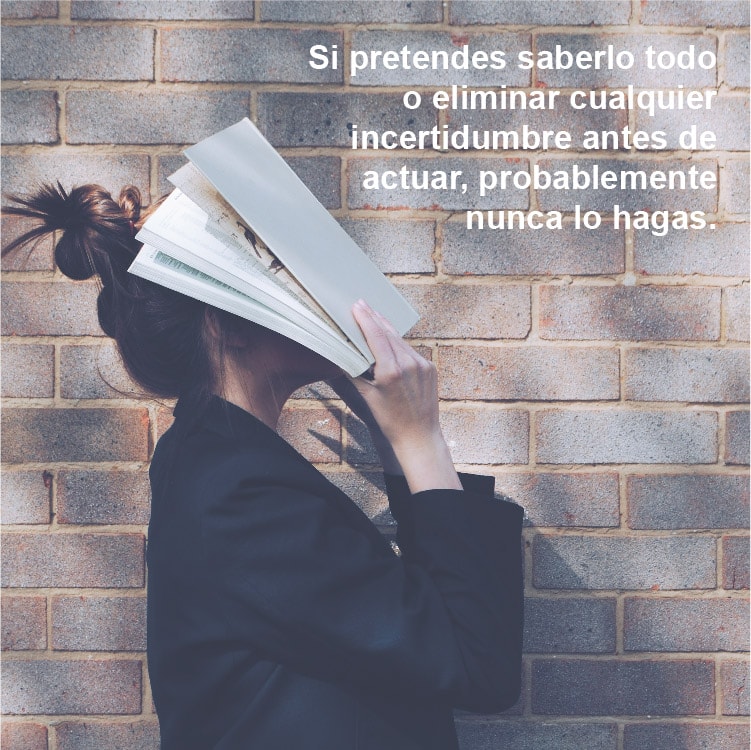 Debería ser competente siempre y nunca equivocarme Debería ser competente siempre y nunca equivocarme